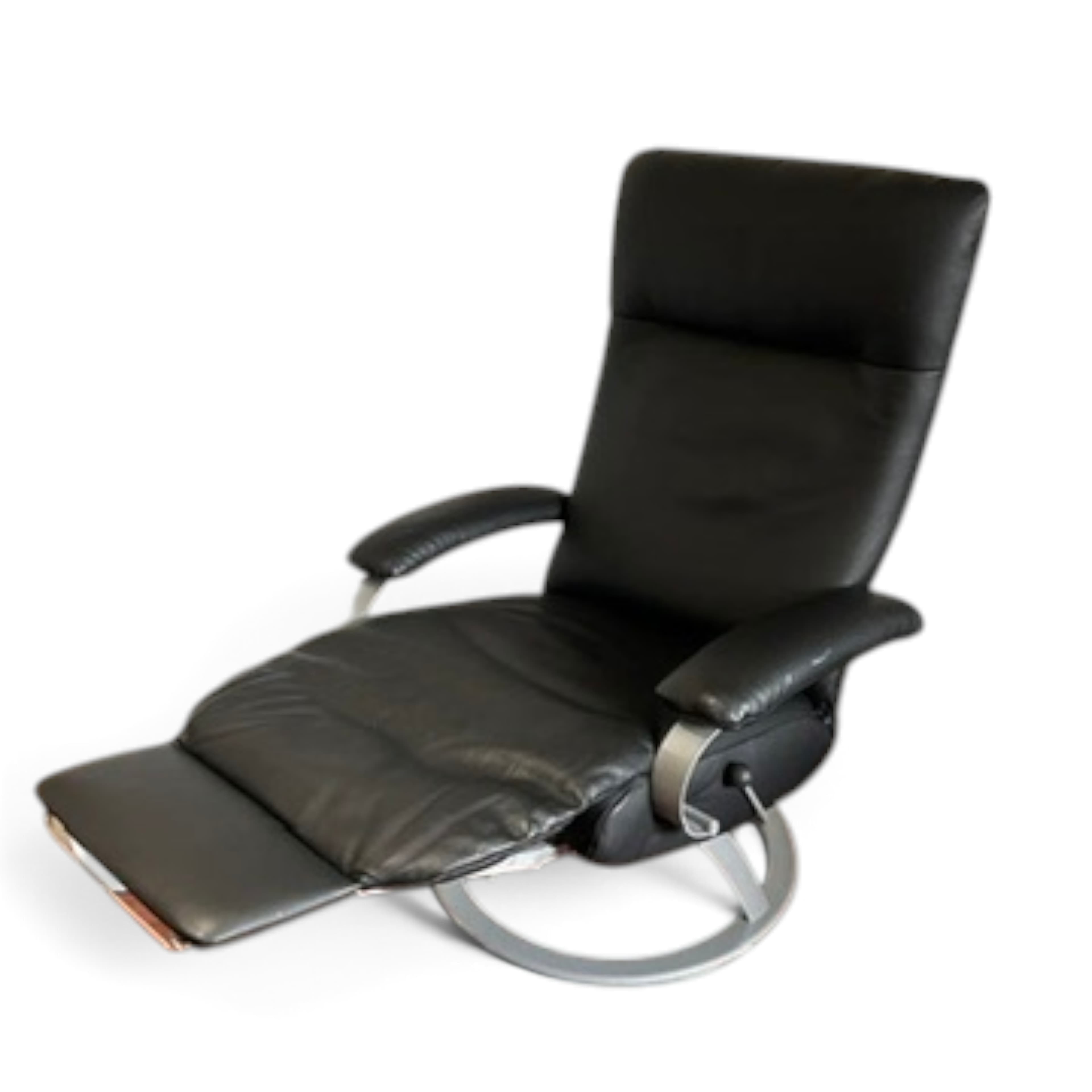 Percival Lafer Kiri Leather Swivel Chair